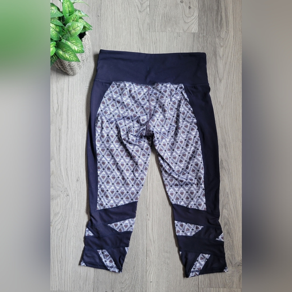 Athleta Mantra Mosaic Capri, Navy Blue, Mauve, White, Green, Size Petite Small - Picture 12 of 14